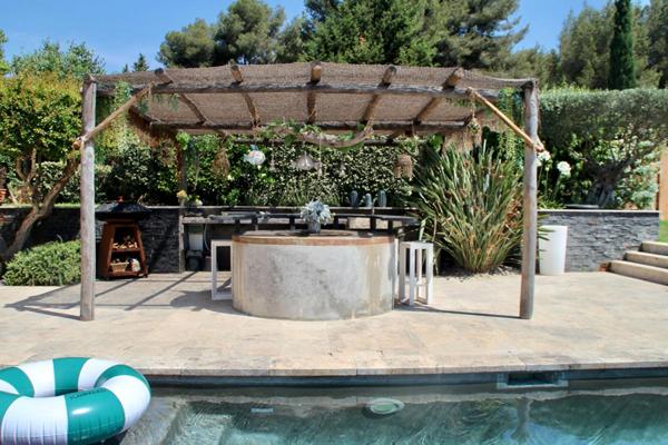 Maison/Villa ancien Mas 206m2 - 6 pièces- jardin avec piscine