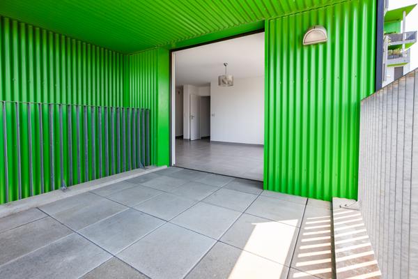 Appartement t3 dans immeuble récent avec balcon sur verdure