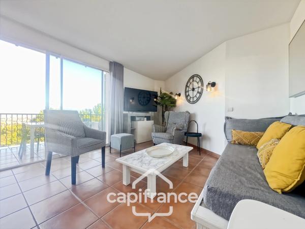 RARE SUR LE DOMAINE de PONT ROYAL, Appartement meublé de 63 m2 CLIMATISE, DERNIER ETAGE, VUE PANORAMIQUE 3 CHAMBRES, TERRASSE en ANGLE , place de parking