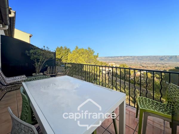 RARE SUR LE DOMAINE de PONT ROYAL, Appartement meublé de 63 m2 CLIMATISE, DERNIER ETAGE, VUE PANORAMIQUE 3 CHAMBRES, TERRASSE en ANGLE , place de parking