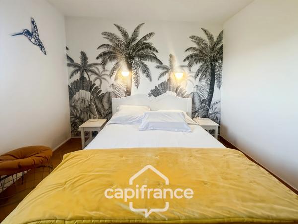 RARE SUR LE DOMAINE de PONT ROYAL, Appartement meublé de 63 m2 CLIMATISE, DERNIER ETAGE, VUE PANORAMIQUE 3 CHAMBRES, TERRASSE en ANGLE , place de parking