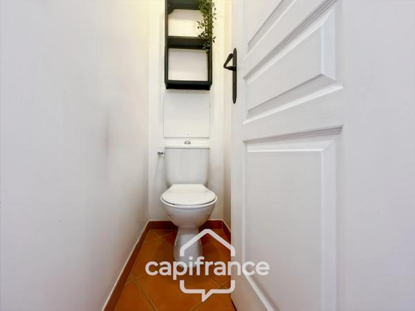 RARE SUR LE DOMAINE de PONT ROYAL, Appartement meublé de 63 m2 CLIMATISE, DERNIER ETAGE, VUE PANORAMIQUE 3 CHAMBRES, TERRASSE en ANGLE , place de parking