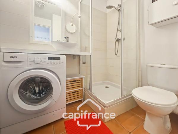 RARE SUR LE DOMAINE de PONT ROYAL, Appartement meublé de 63 m2 CLIMATISE, DERNIER ETAGE, VUE PANORAMIQUE 3 CHAMBRES, TERRASSE en ANGLE , place de parking