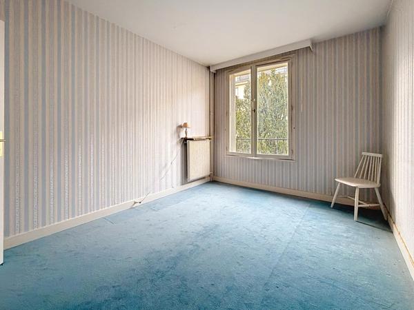 Appartement lumineux à transformer à votre image - deux balcons - parking