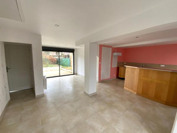 Maison plain pied 67m² rénovée avec jardin