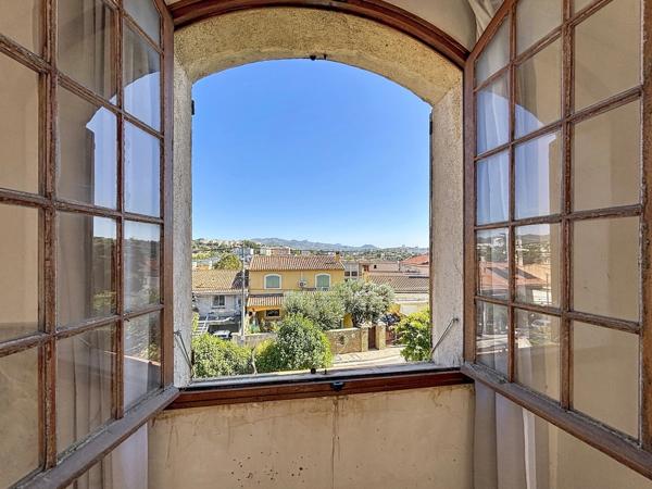 MARSEILLE 13e – MAISON ANCIENNE 5 PIÈCES À RÉNOVER – 4 CHAMBRES – TERRAIN 369 m² – GARAGE - CAVE- DPE D