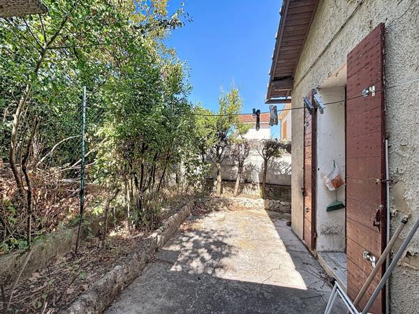 MARSEILLE 13e – MAISON ANCIENNE 5 PIÈCES À RÉNOVER – 4 CHAMBRES – TERRAIN 369 m² – GARAGE - CAVE- DPE D
