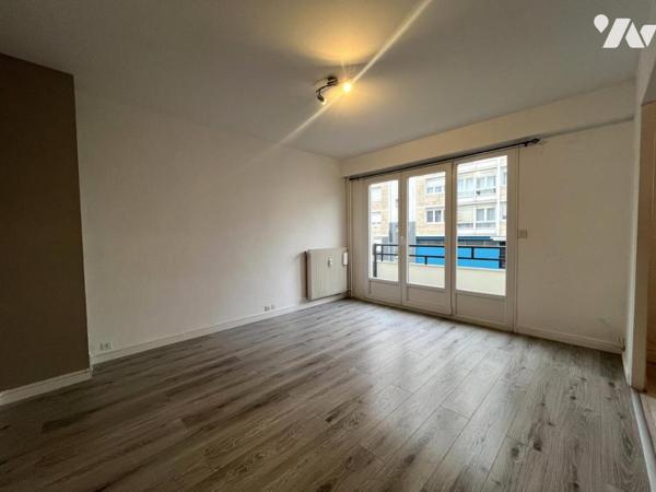 REIMS - Studio de 28m² avec place de parking et cave. 