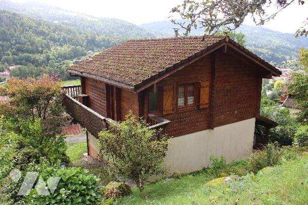 Chalet en bois d'env. 60m² sur sous-sol avec vue imprenable sur  725m² de terrain