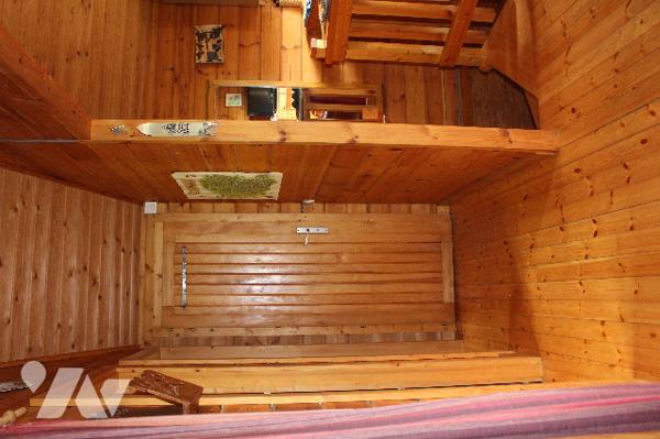 Chalet en bois d'env. 60m² sur sous-sol avec vue imprenable sur  725m² de terrain