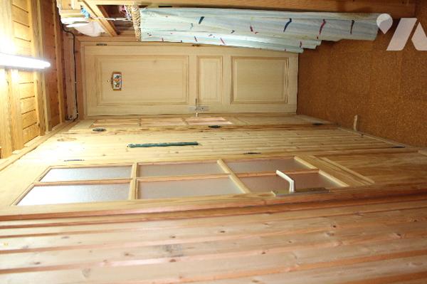 Chalet en bois d'env. 60m² sur sous-sol avec vue imprenable sur  725m² de terrain