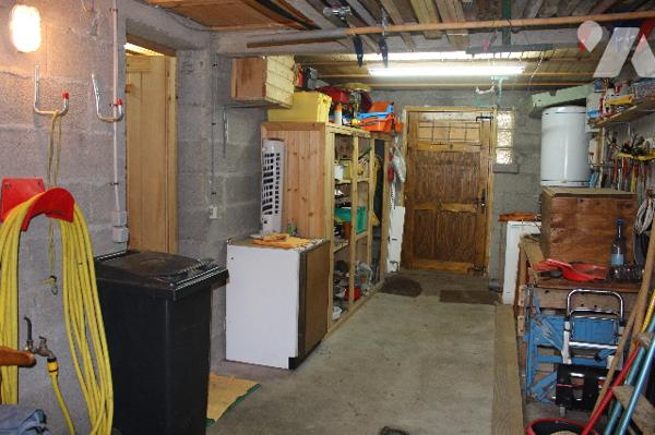 Chalet en bois d'env. 60m² sur sous-sol avec vue imprenable sur  725m² de terrain