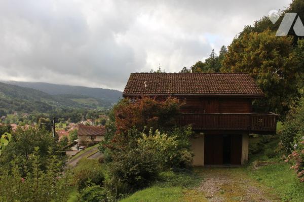 Chalet en bois d'env. 60m² sur sous-sol avec vue imprenable sur  725m² de terrain