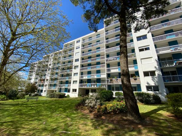 Appartement à vendre à Vannes Quartier Albert 1er 3 chambres Ascenseur Garage Parking Cave