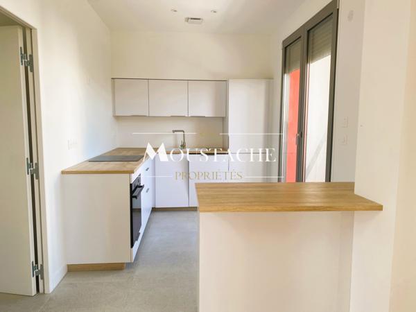 BEL APPARTEMENT DE STANDING IDÉALEMENT SITUÉ - PLAGE & COMMERCES -