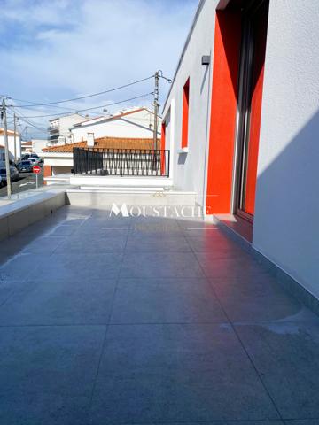 BEL APPARTEMENT DE STANDING IDÉALEMENT SITUÉ - PLAGE & COMMERCES -