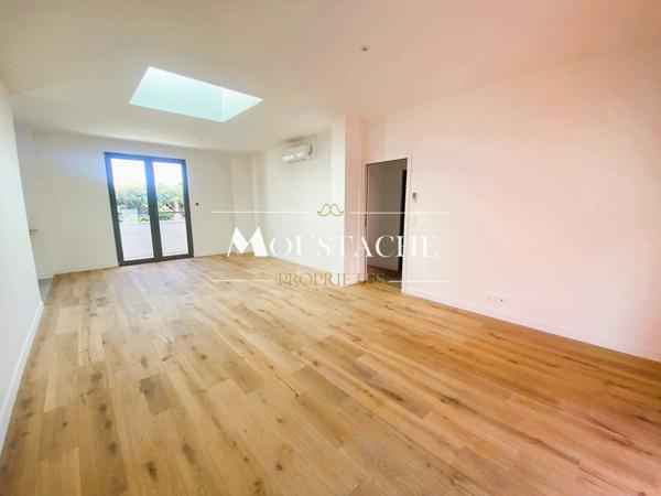 BEL APPARTEMENT DE STANDING IDÉALEMENT SITUÉ - PLAGE & COMMERCES -