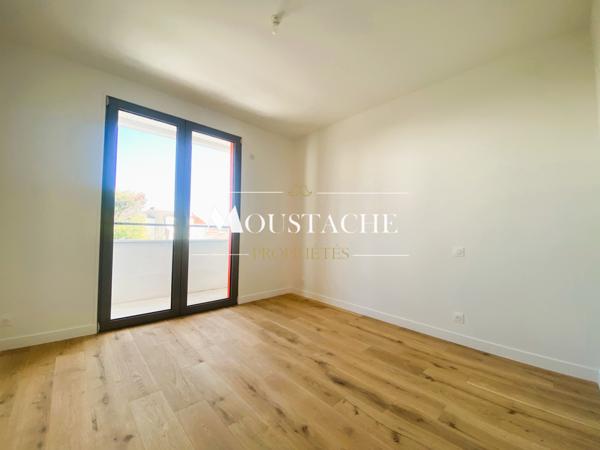 BEL APPARTEMENT DE STANDING IDÉALEMENT SITUÉ - PLAGE & COMMERCES -