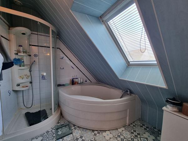 A vendre à BETTON, maison de 148m² habitable, 437m² de parcelle, 4 chambres et un bureau dont une suite parentale au rez-de-chaussée, sous-sol complet