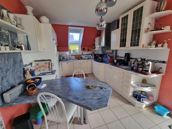 A vendre à BETTON, maison de 148m² habitable, 437m² de parcelle, 4 chambres et un bureau dont une suite parentale au rez-de-chaussée, sous-sol complet