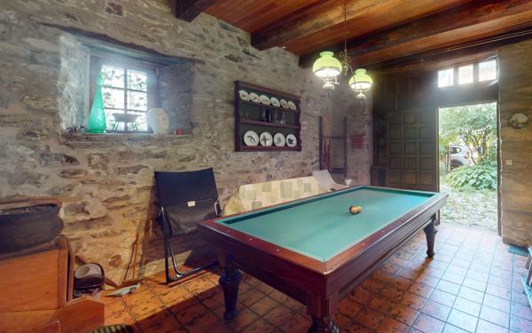 Maison à vendre    8 pièces •  Sauveterre-de-Rouergue