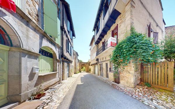 Maison à vendre    8 pièces •  Sauveterre-de-Rouergue
