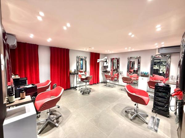 Fonds de commerce à vendre LE CHESNAY (78) - SALON DE COIFFURE 57 m² - CENTRE VILLE
