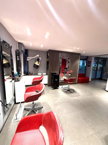 Fonds de commerce à vendre LE CHESNAY (78) - SALON DE COIFFURE 57 m² - CENTRE VILLE