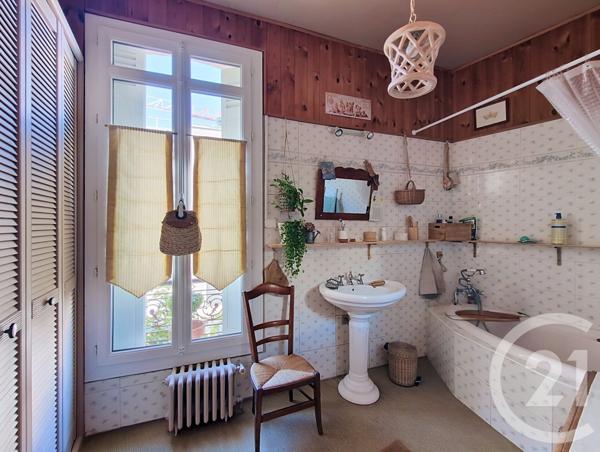 Maison à vendre  4 pièces - 136 m 2   BORDEAUX  - 33