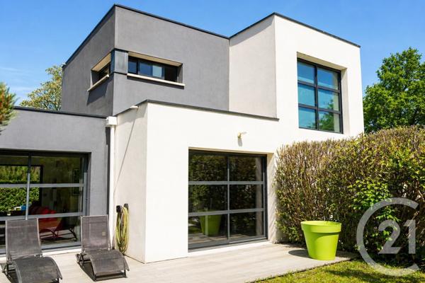Maison à vendre  4 pièces - 136 m 2   BORDEAUX  - 33