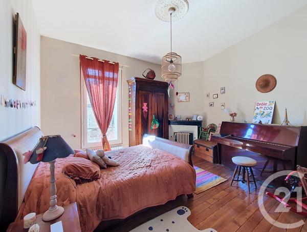 Maison à vendre  4 pièces - 136 m 2   BORDEAUX  - 33