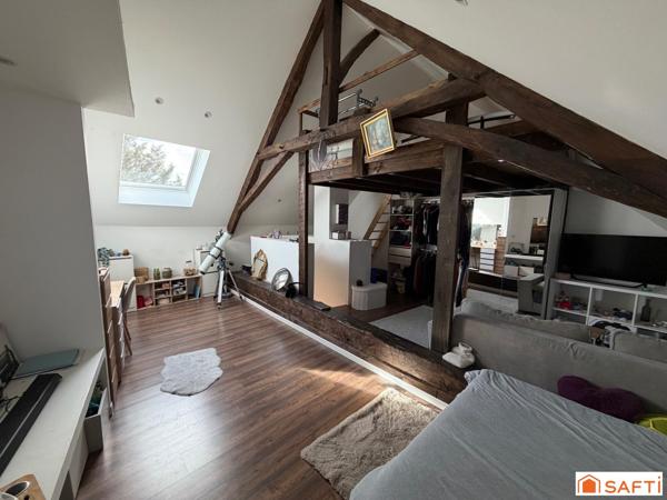 Appartement type 5 rénové en 2023 dans un quartier calme à proximité de toute commodité.