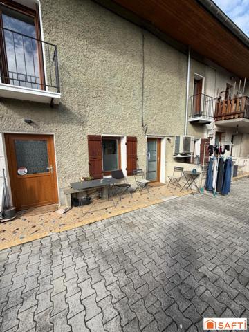 Appartement type 5 rénové en 2023 dans un quartier calme à proximité de toute commodité.