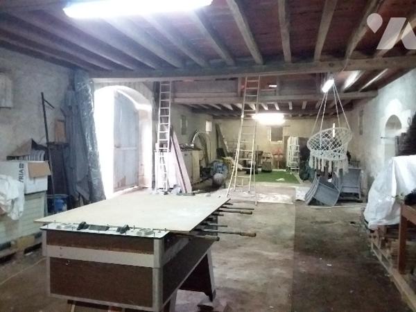 AUTHENTIQUE ANCIENNE FERME EN PIERRE DE PAYS, A 5 MNS DE CONTRES