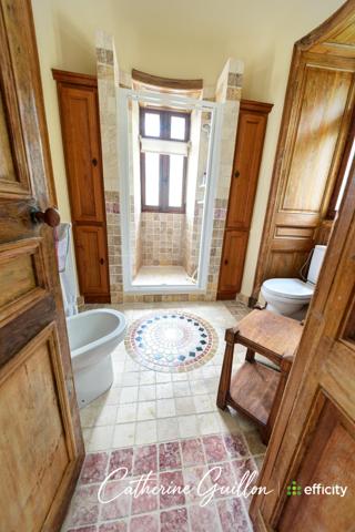 Maison
         18 pièces
        - 560 m² Bien prestige 4 100 000 € *