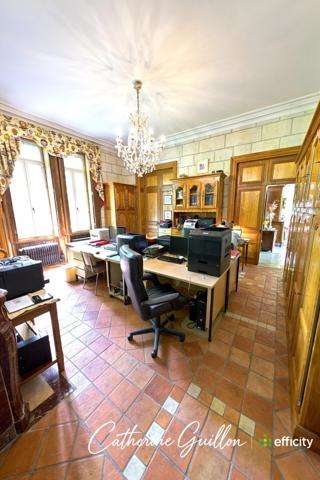 Maison
         18 pièces
        - 560 m² Bien prestige 4 100 000 € *