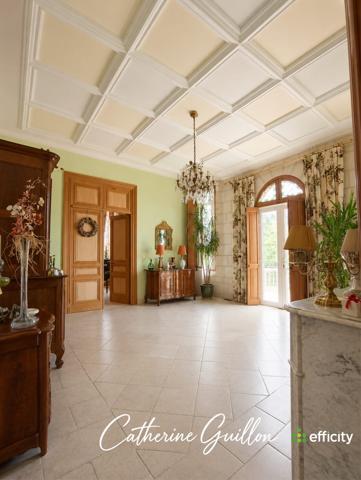 Maison
         18 pièces
        - 560 m² Bien prestige 4 100 000 € *