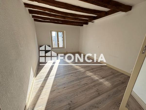 Location Appartement 2 pièces 42.8 m² - 10 RUE DU PONT Montrichard 41400