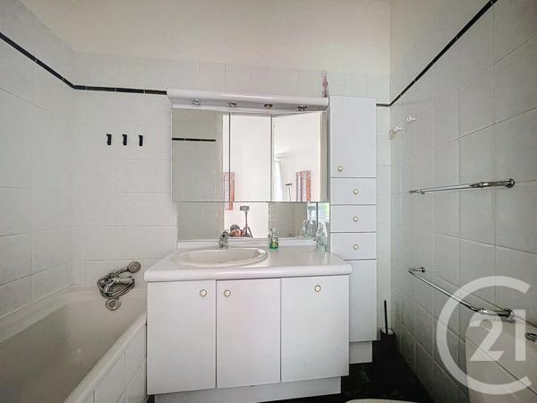 Appartement F5 à vendre  5 pièces - 148,13 m2 PARIS - 75016