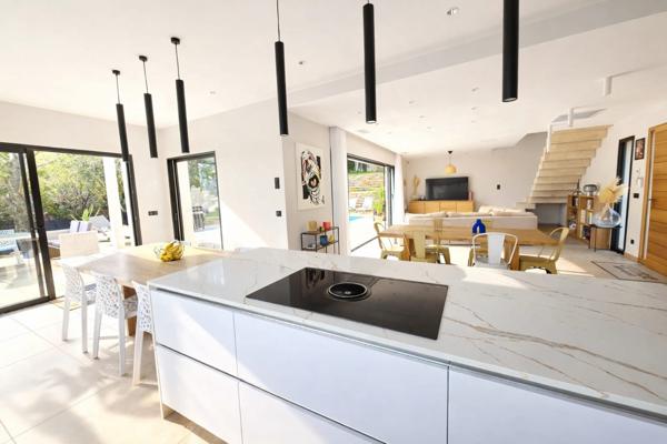 Chateau gombert (13013) MAISON CONTEMPORAINE DE 2021 - GARANTIE DECENNALE - PISCINE - PRESTATIONS RAFFINEES