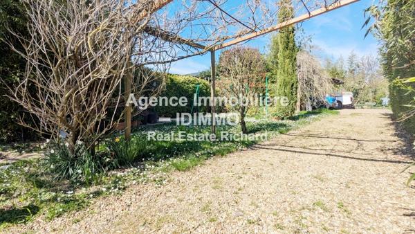 Maison avec dépendances sur 908 m² à Auxy Auxy (45340)