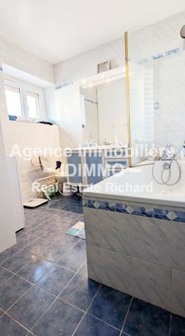 Maison avec dépendances sur 908 m² à Auxy Auxy (45340)