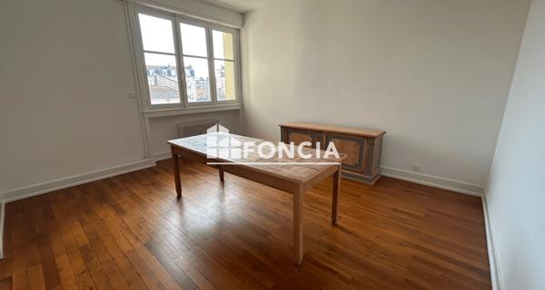 Location Appartement 5 pièces 126.8 m² - Roanne 42300