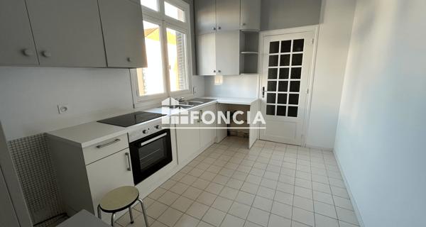 Location Appartement 5 pièces 126.8 m² - Roanne 42300