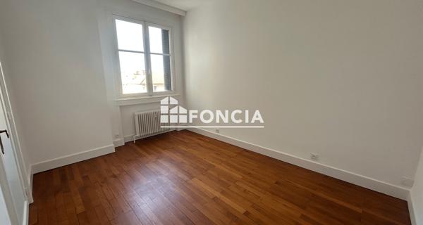 Location Appartement 5 pièces 126.8 m² - Roanne 42300