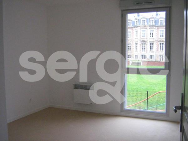 Location 3 Pieces 62 80090 Amiens 25 1102 01 0221