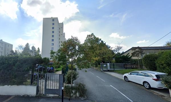 Parking/box · Location Bordeaux (33200) 13m²