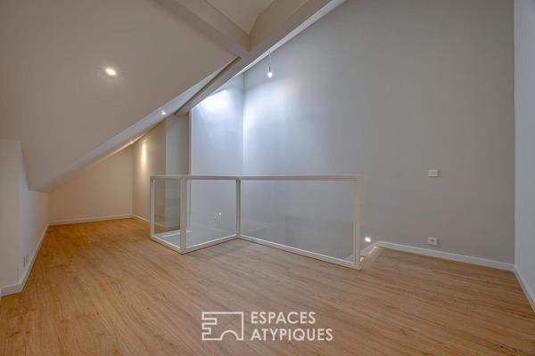 Elégant duplex rénové en coeur de ville