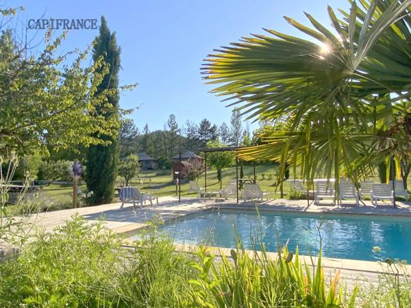 Propriété hébergement/événementiel dans le Luberon, 6,3 ha, 80 couchages, 1090 m2