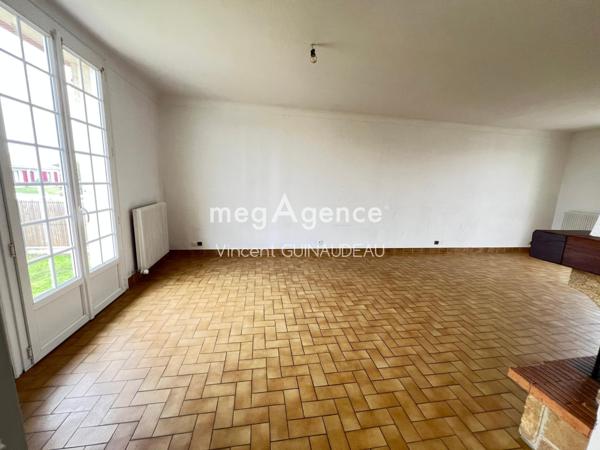 Maison à SAINT-CHRISTOPHE-DU-BOIS, 49280 - 4 pièces 93m²